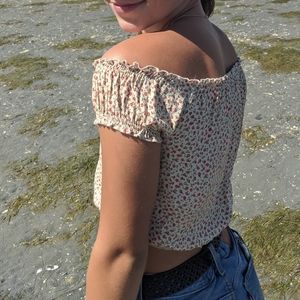 Brandy Melville off the shoulder top